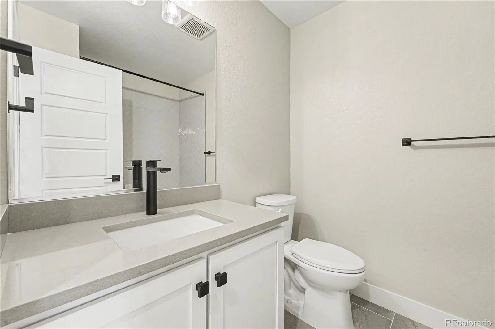 04112026172236 1600 21