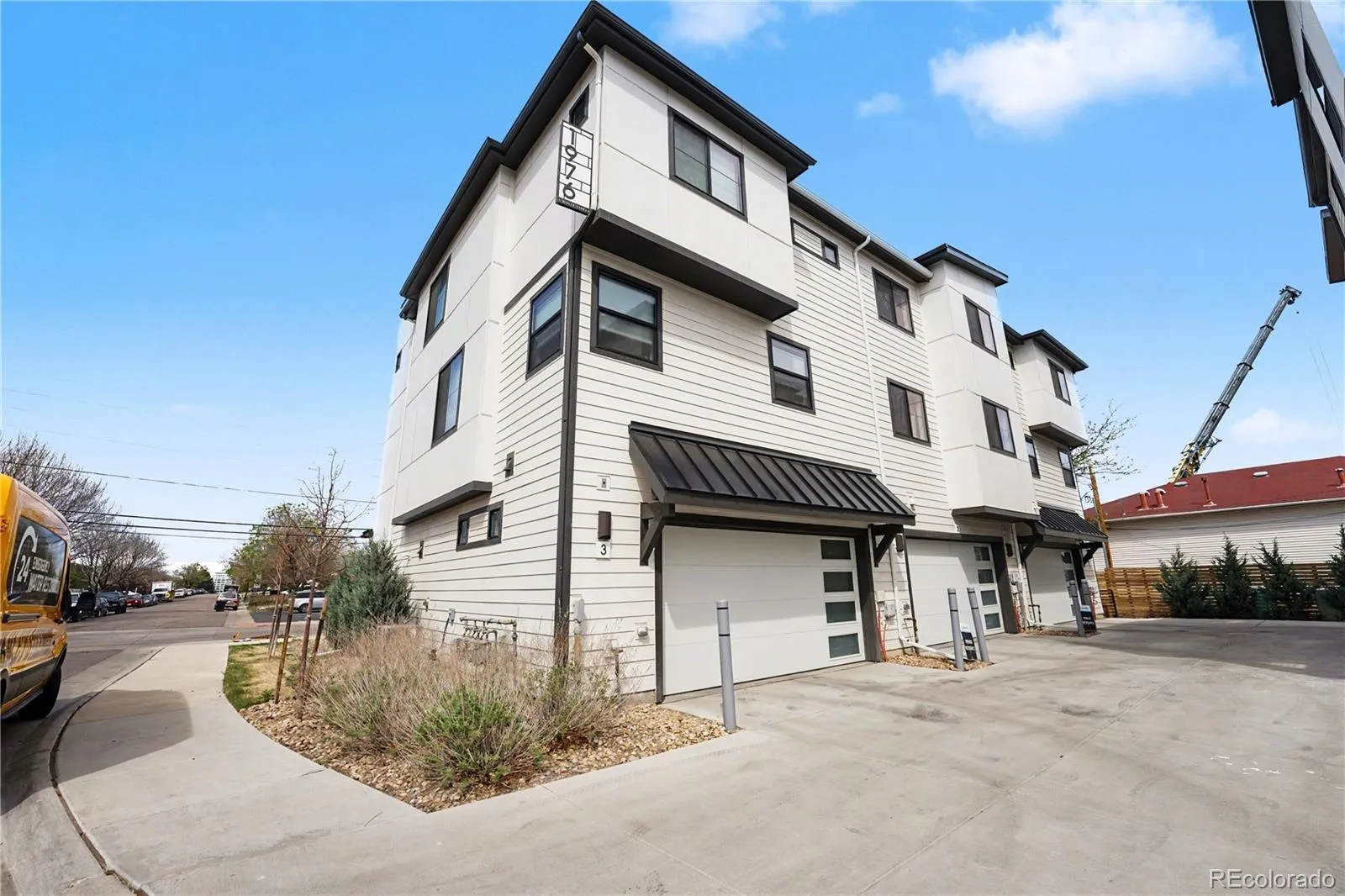 04112026172236 1600 28