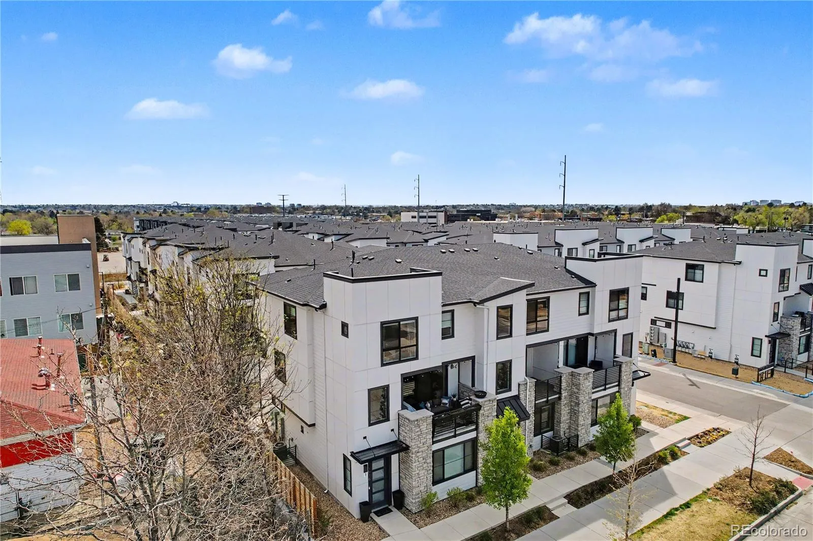 04112026172236 1600 32