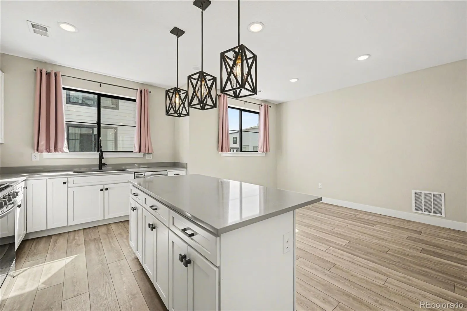 04112026172236 1600 4