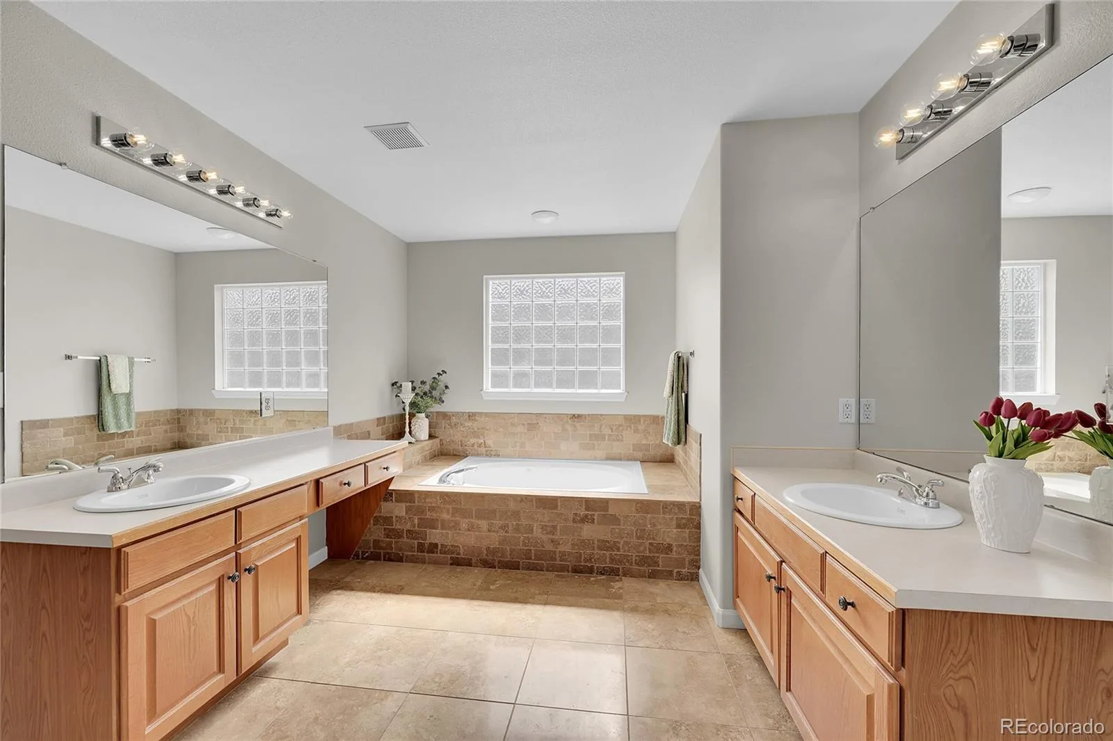 9424 S Hackberry Lane Highlands Ranch CO 80129 | MLS #REC9844353 08172026190616 1600 24