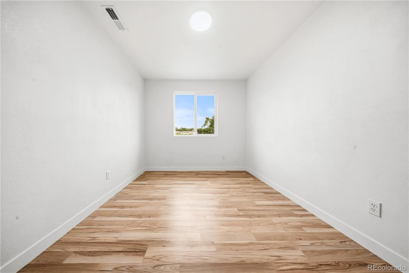 9870 W 41st Avenue Wheat Ridge CO 80033 MLS #REC9846358 05202026224116 1600 29