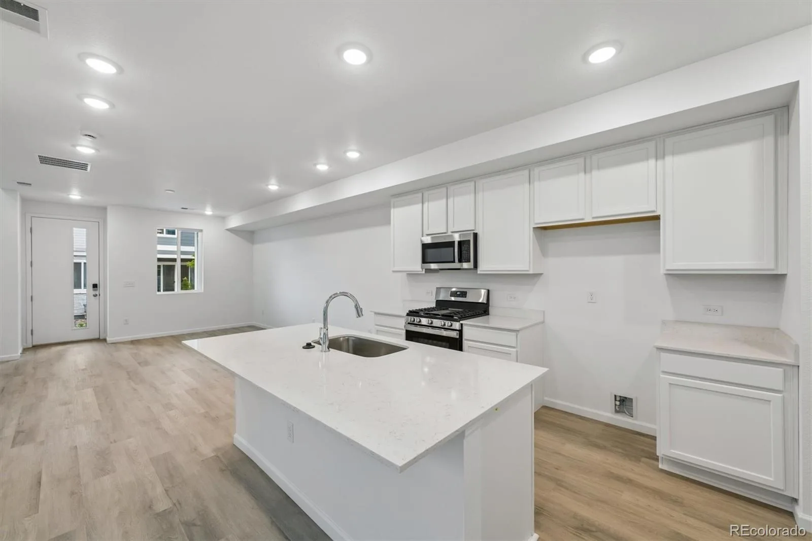 24171 E 30th Place Aurora CO 80019 | MLS #REC9847036 06092026162159 1600 10