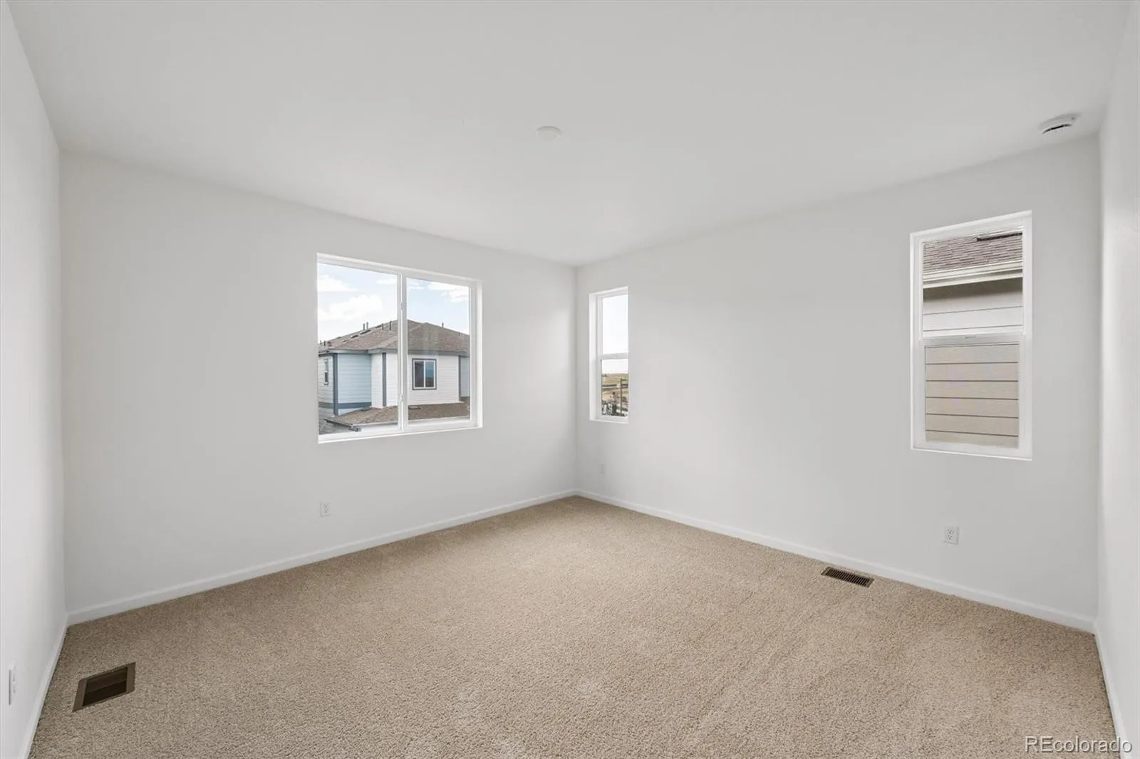 24171 E 30th Place Aurora CO 80019 | MLS #REC9847036 06092026162159 1600 17