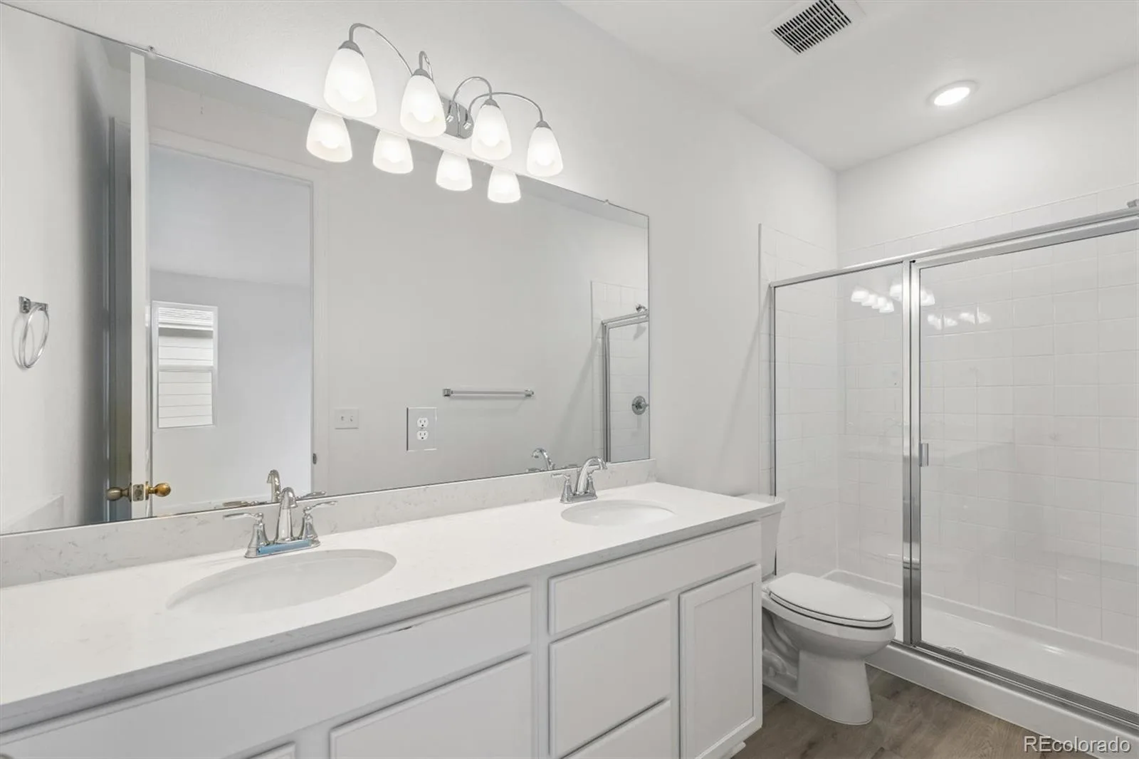 24171 E 30th Place Aurora CO 80019 | MLS #REC9847036 06092026162159 1600 19