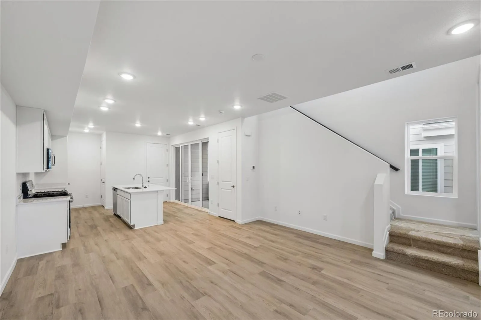 24171 E 30th Place Aurora CO 80019 | MLS #REC9847036 06092026162159 1600 5