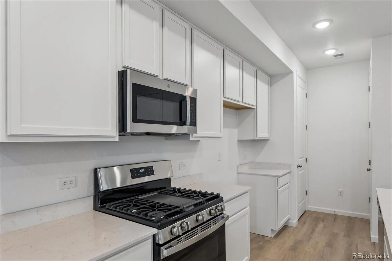 24171 E 30th Place Aurora CO 80019 | MLS #REC9847036 06092026162159 1600 8