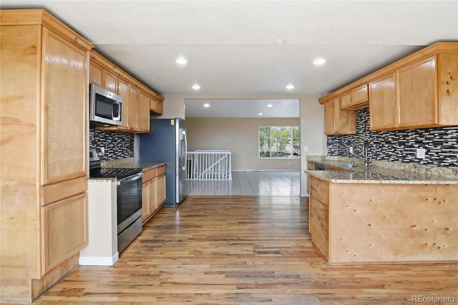15969 E 18th Place Aurora CO 80011 MLS #REC9849585 04302026135807 1600 11