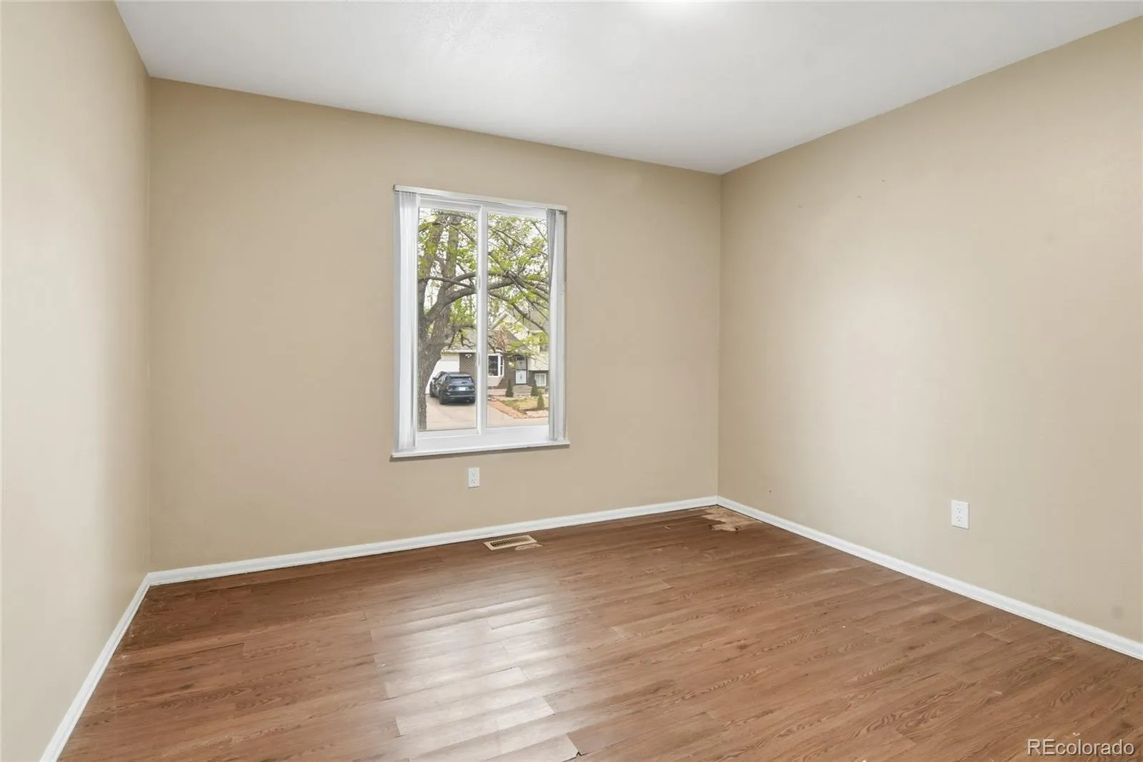 15969 E 18th Place Aurora CO 80011 MLS #REC9849585 04302026135807 1600 20