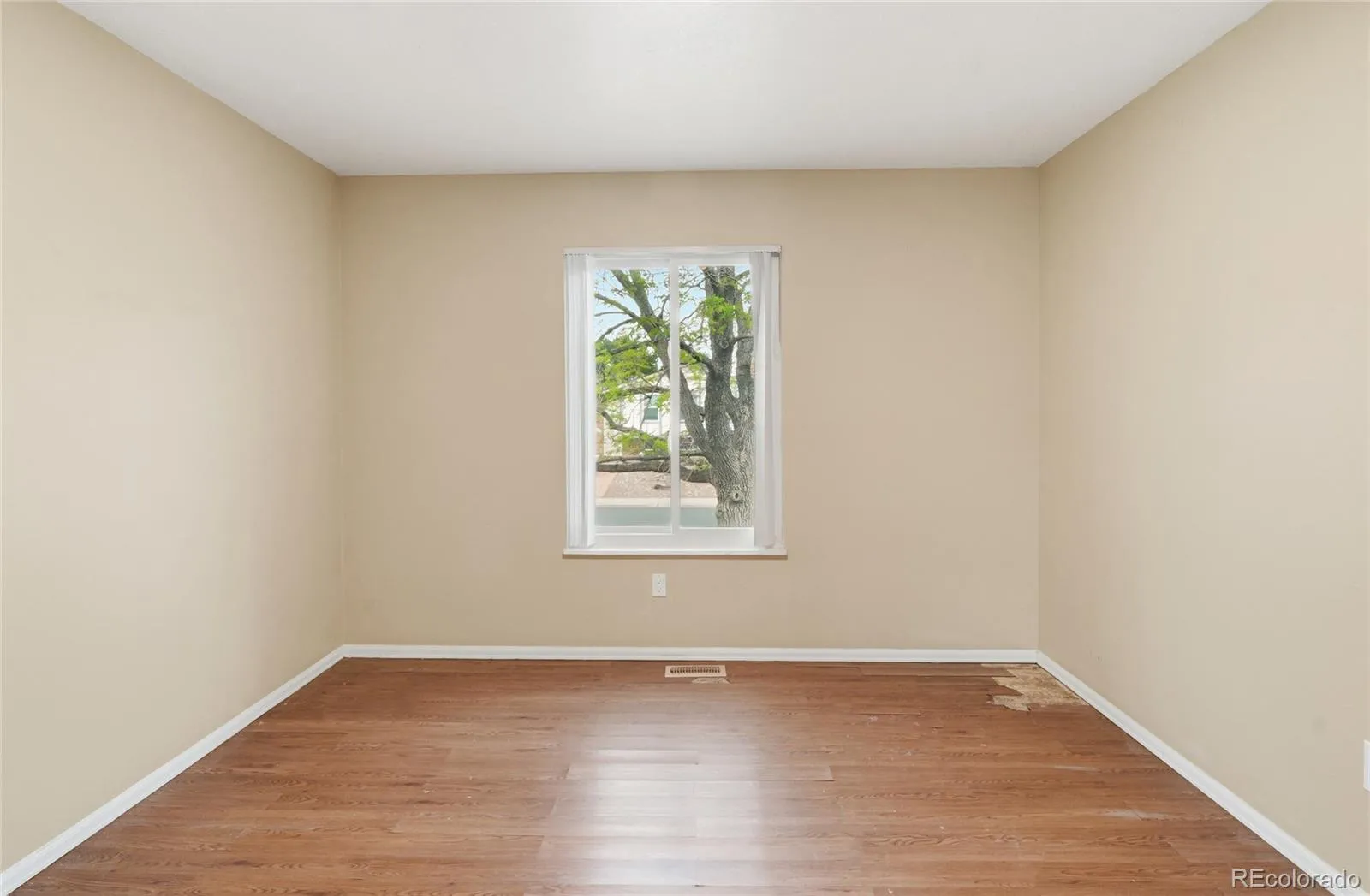 15969 E 18th Place Aurora CO 80011 MLS #REC9849585 04302026135807 1600 22