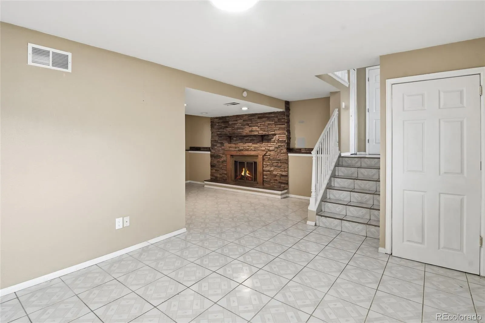 15969 E 18th Place Aurora CO 80011 MLS #REC9849585 04302026135807 1600 23