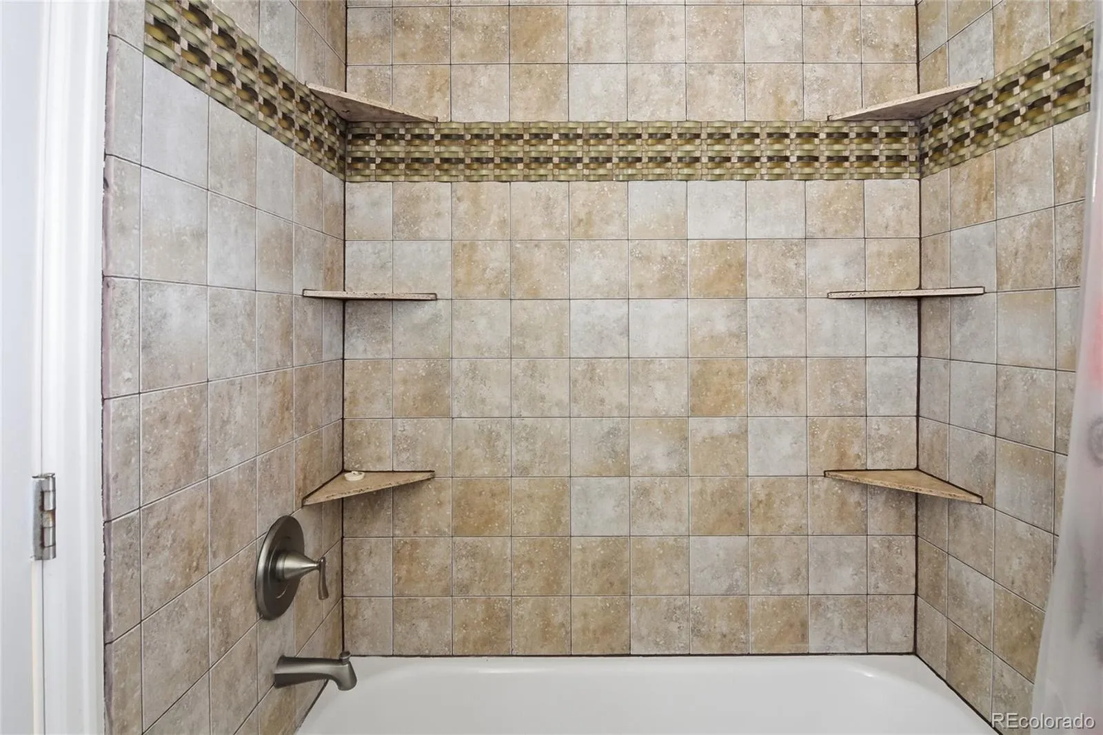 15969 E 18th Place Aurora CO 80011 MLS #REC9849585 04302026135807 1600 33