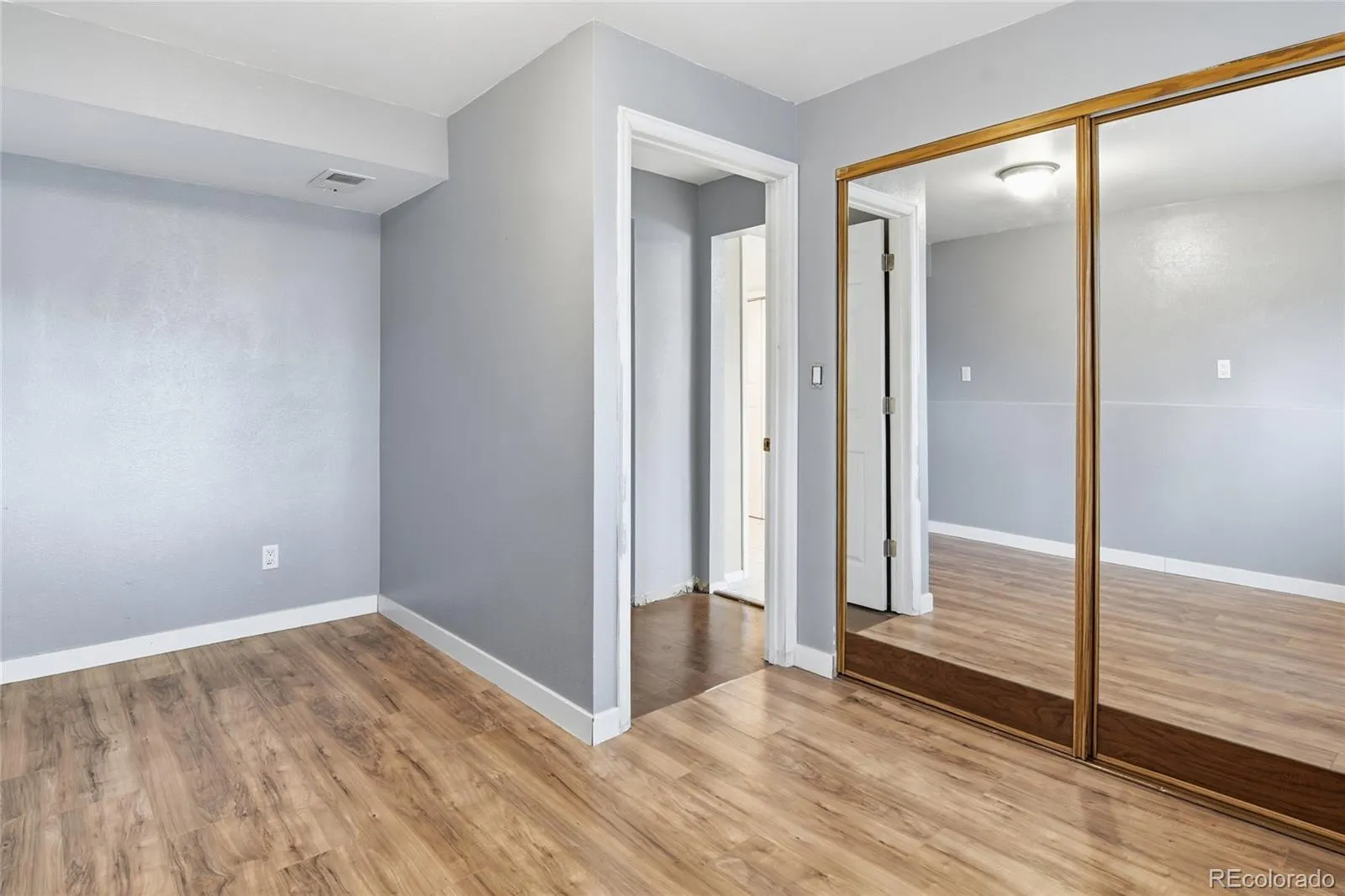 15969 E 18th Place Aurora CO 80011 MLS #REC9849585 04302026135807 1600 36