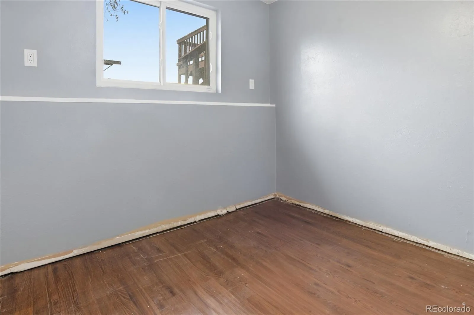 15969 E 18th Place Aurora CO 80011 MLS #REC9849585 04302026135807 1600 39