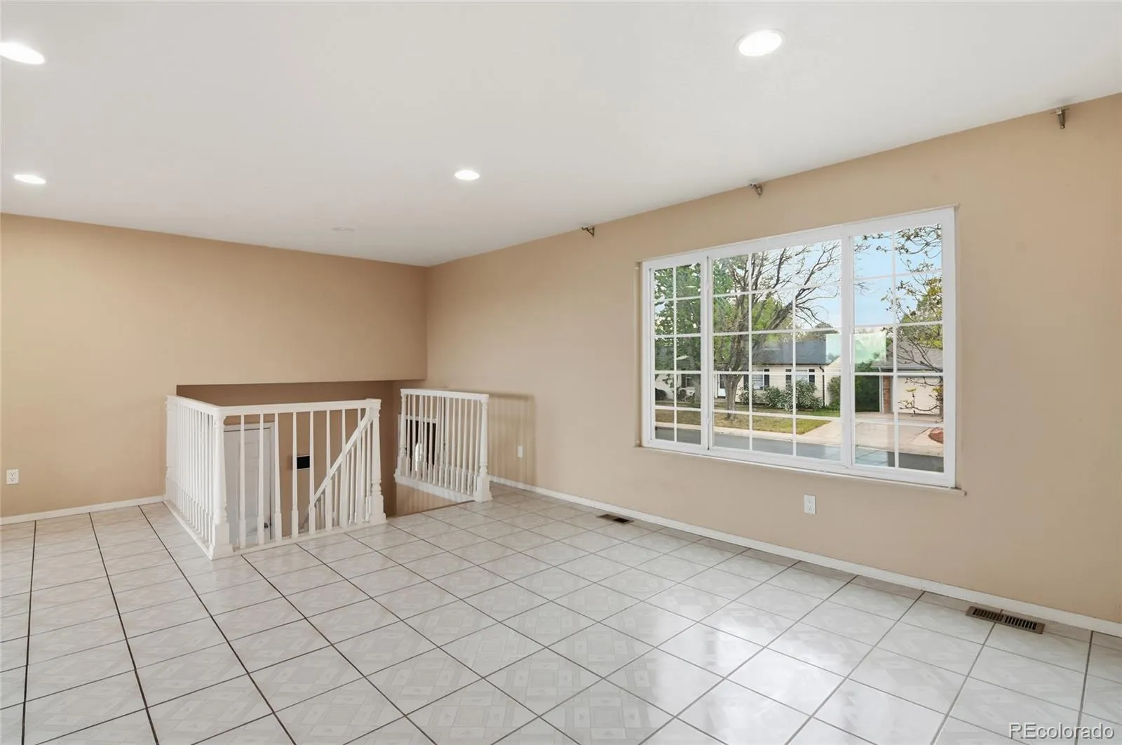 15969 E 18th Place Aurora CO 80011 MLS #REC9849585 04302026135807 1600 5
