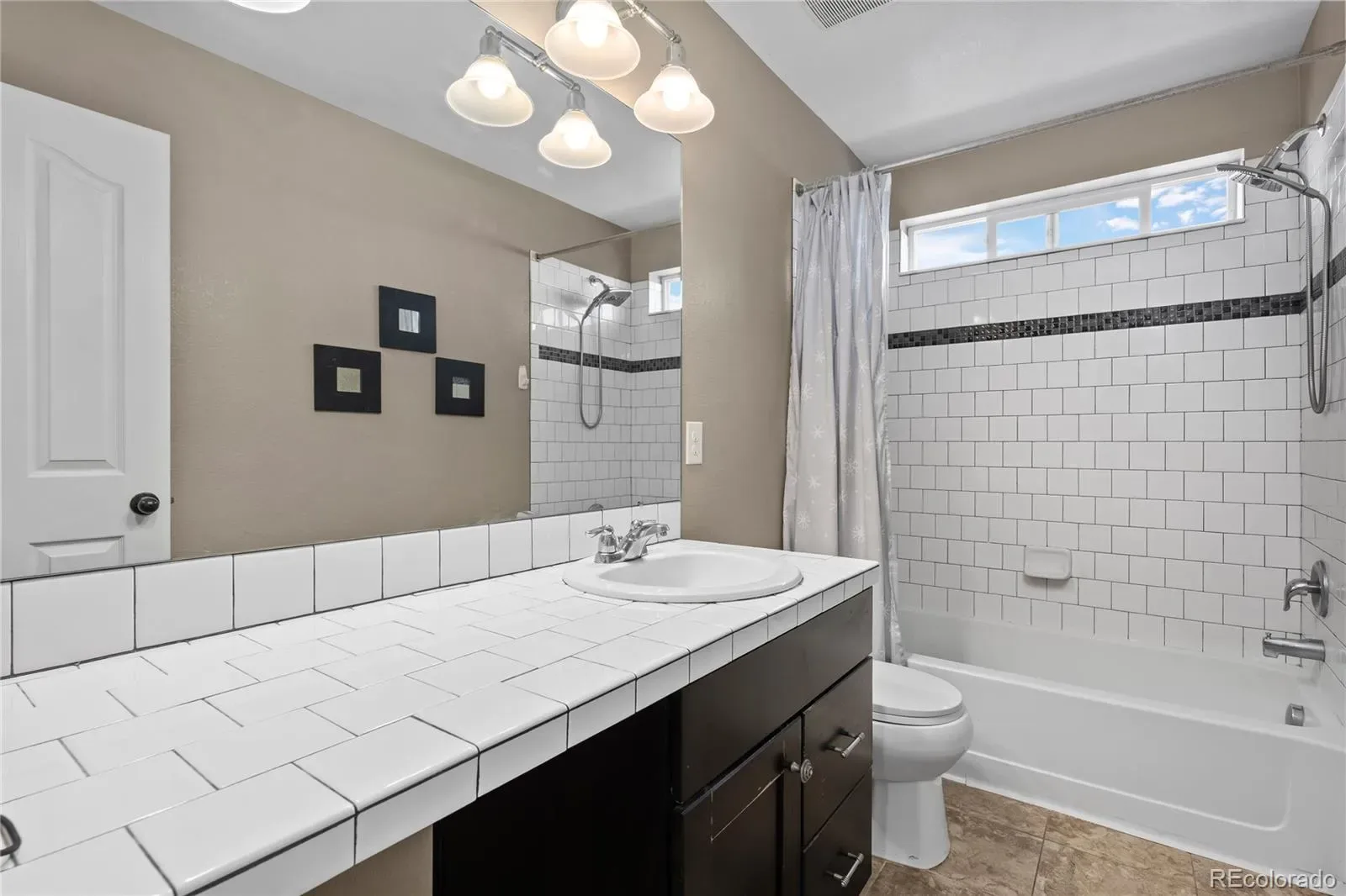 03282026002525 1600 26