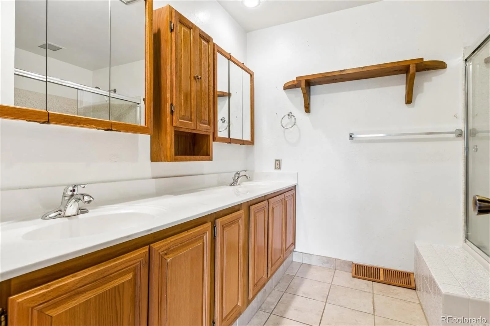 5781 N Lariat Drive Castle Rock CO 80108 MLS #REC9853259 06302026160633 1600 33
