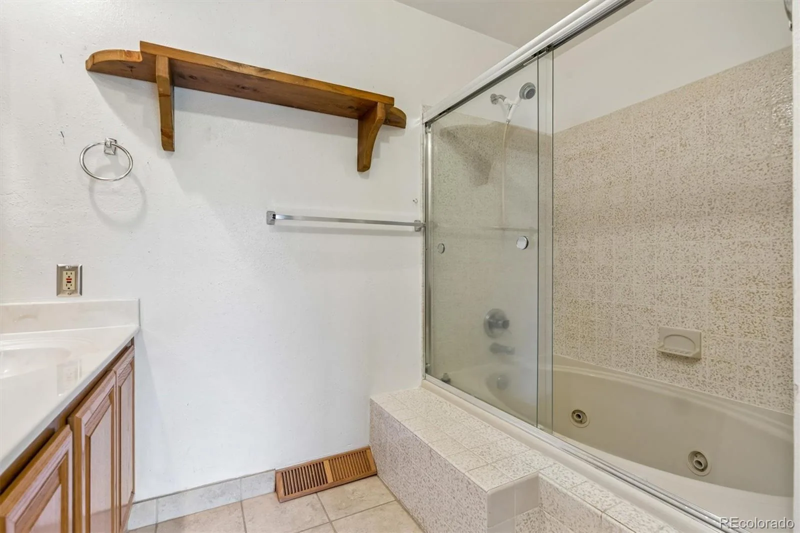 5781 N Lariat Drive Castle Rock CO 80108 MLS #REC9853259 06302026160633 1600 34