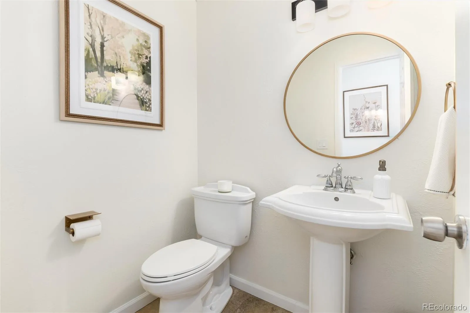 04032026222140 1600 16