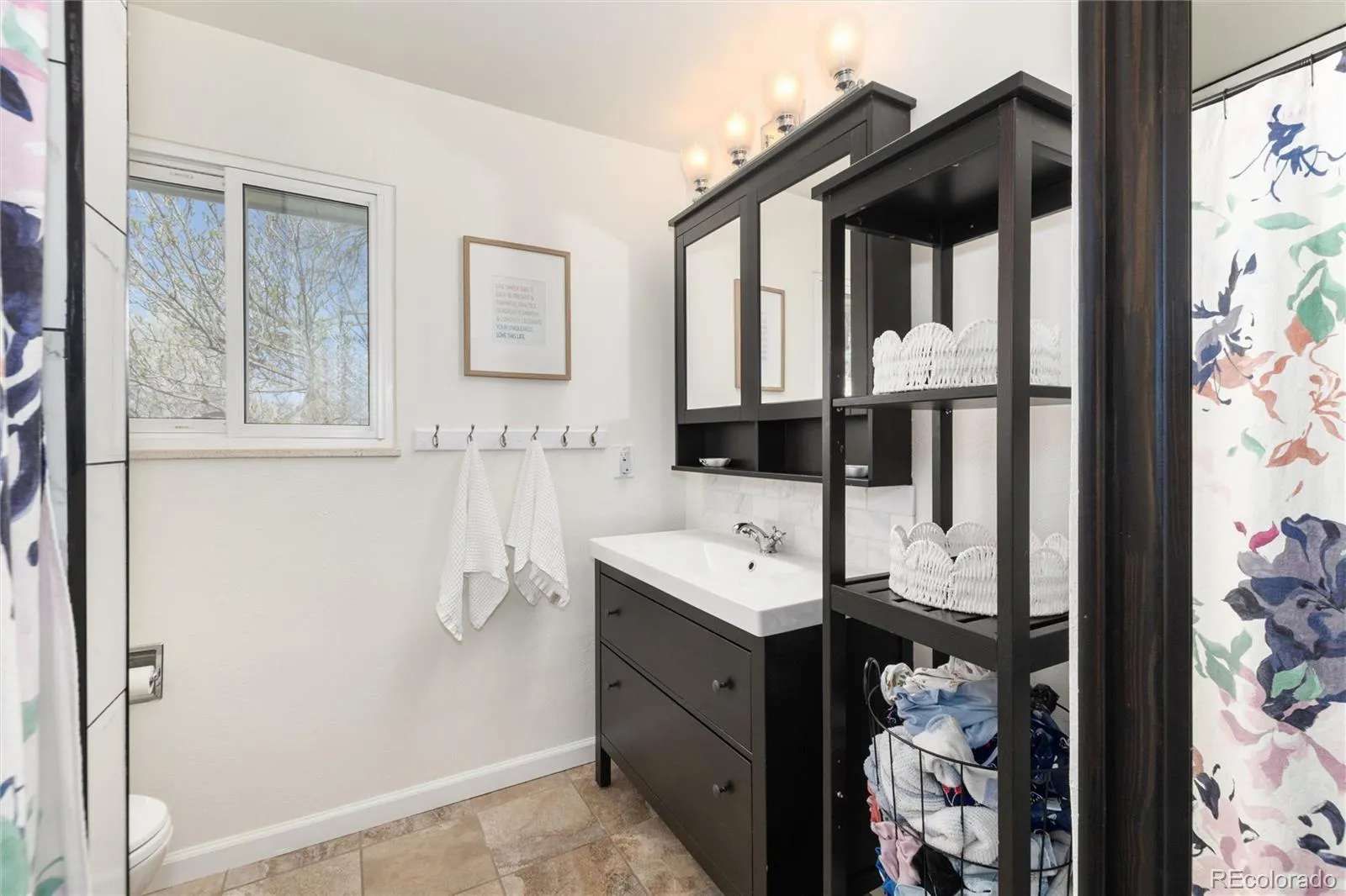 04032026222140 1600 21