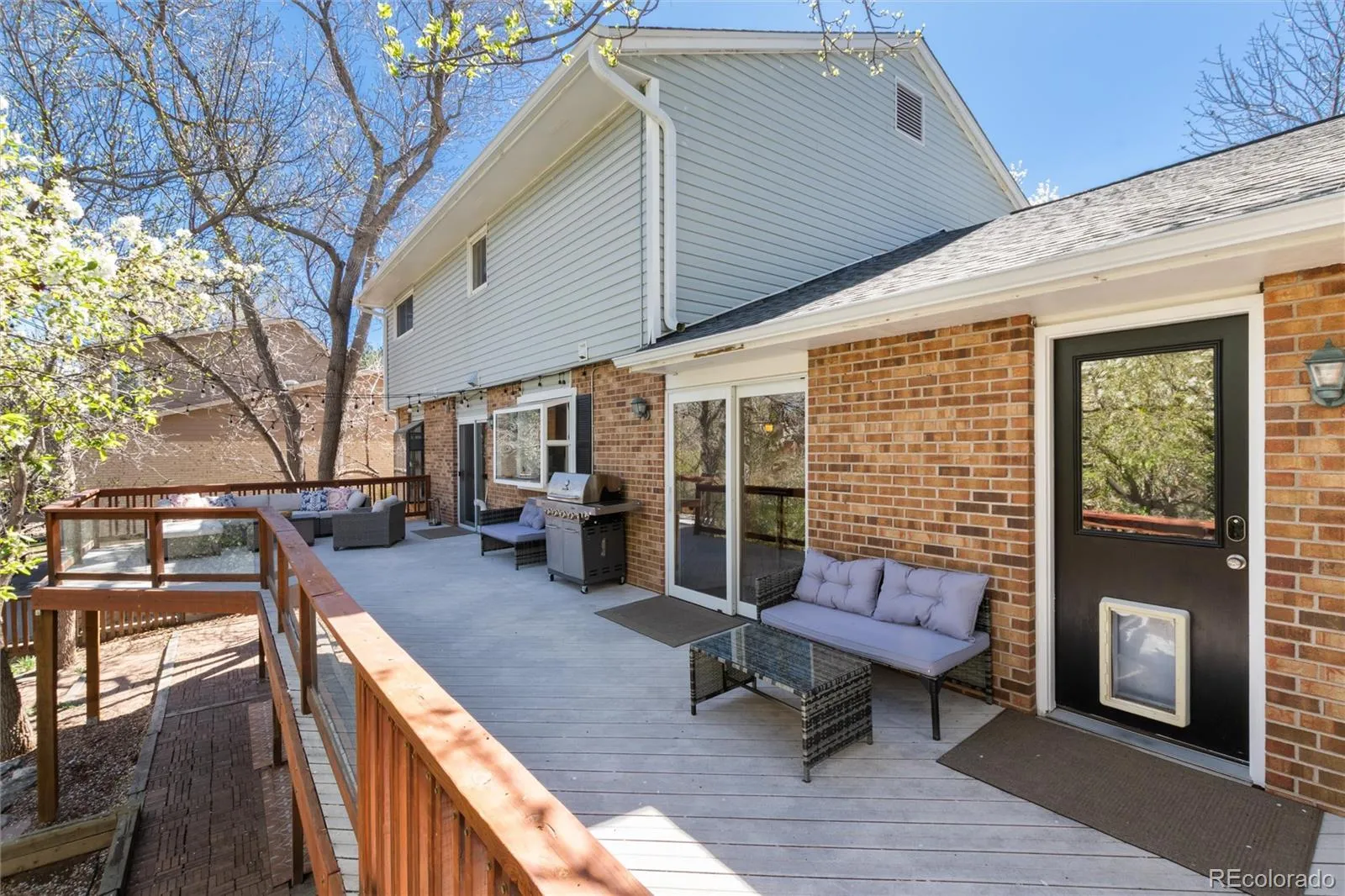 04032026222140 1600 30