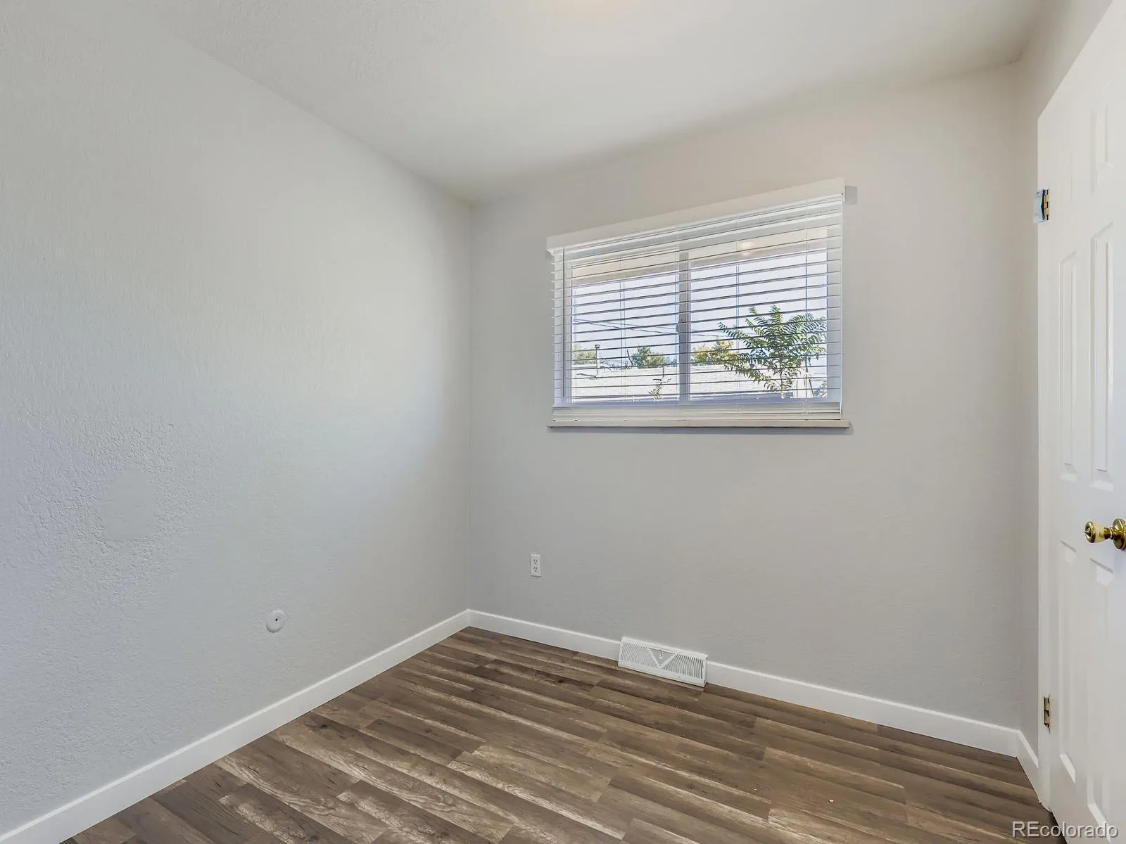 04182026182226 1600 18