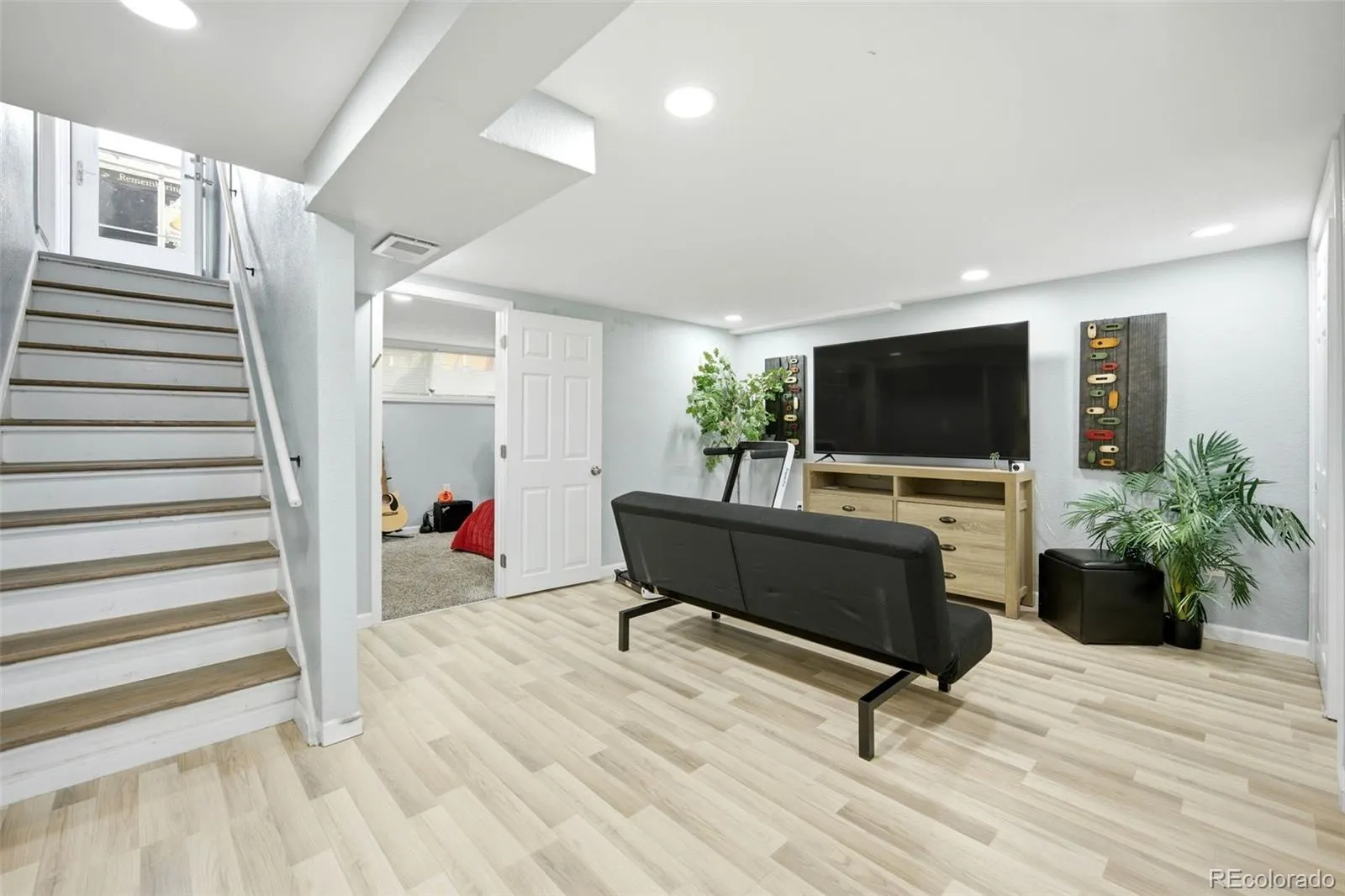 1800 S Vrain Street Denver CO 80219 MLS #REC9858894 05252026044404 1600 27