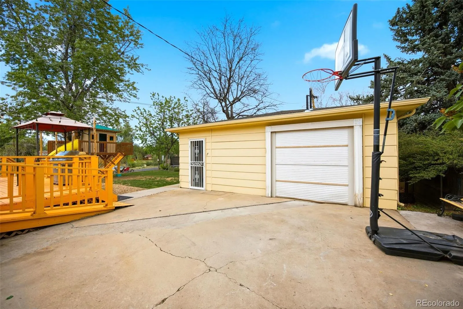 1800 S Vrain Street Denver CO 80219 MLS #REC9858894 05252026044404 1600 39