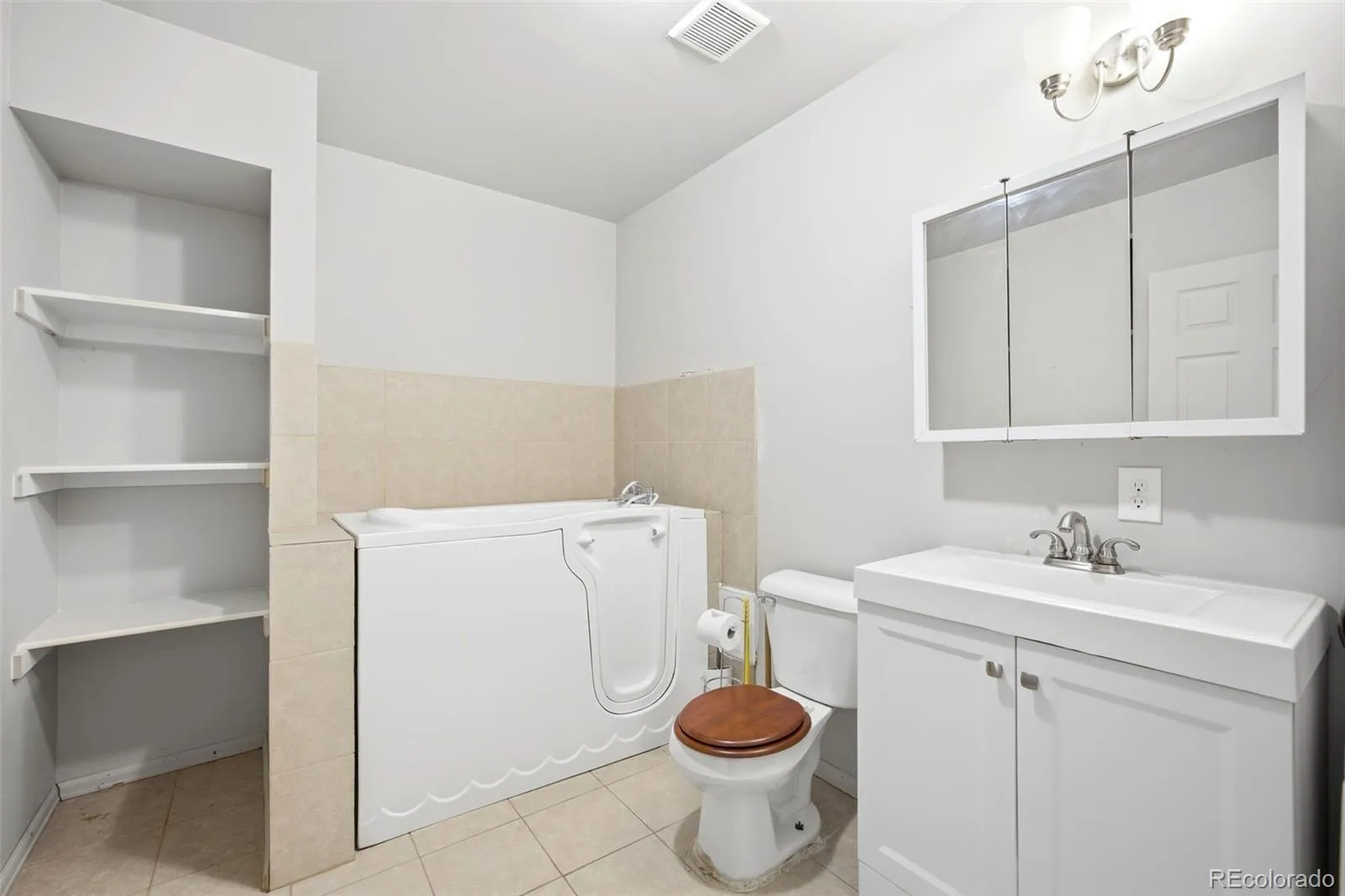 1800 S Vrain Street Denver CO 80219 MLS #REC9858894 05252026044404 1600 42