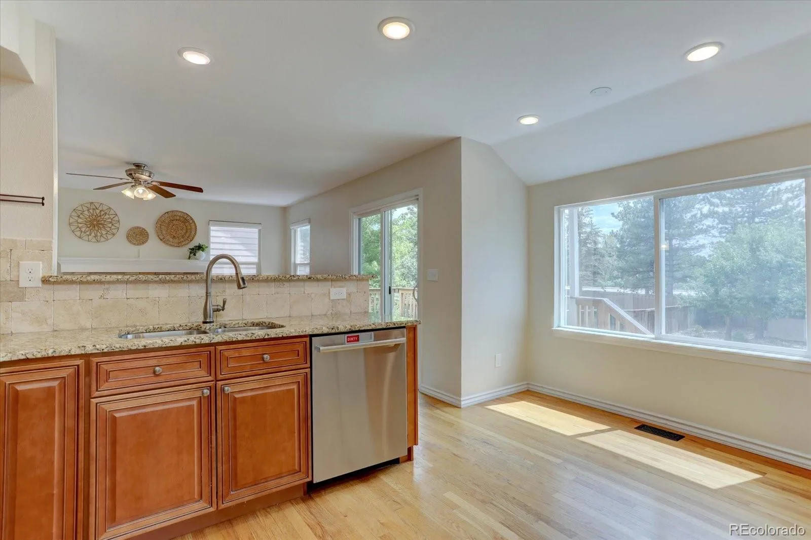 9927 Spring Hill Lane Highlands Ranch CO 80129 | MLS #REC9859488 08192026050002 1600 13