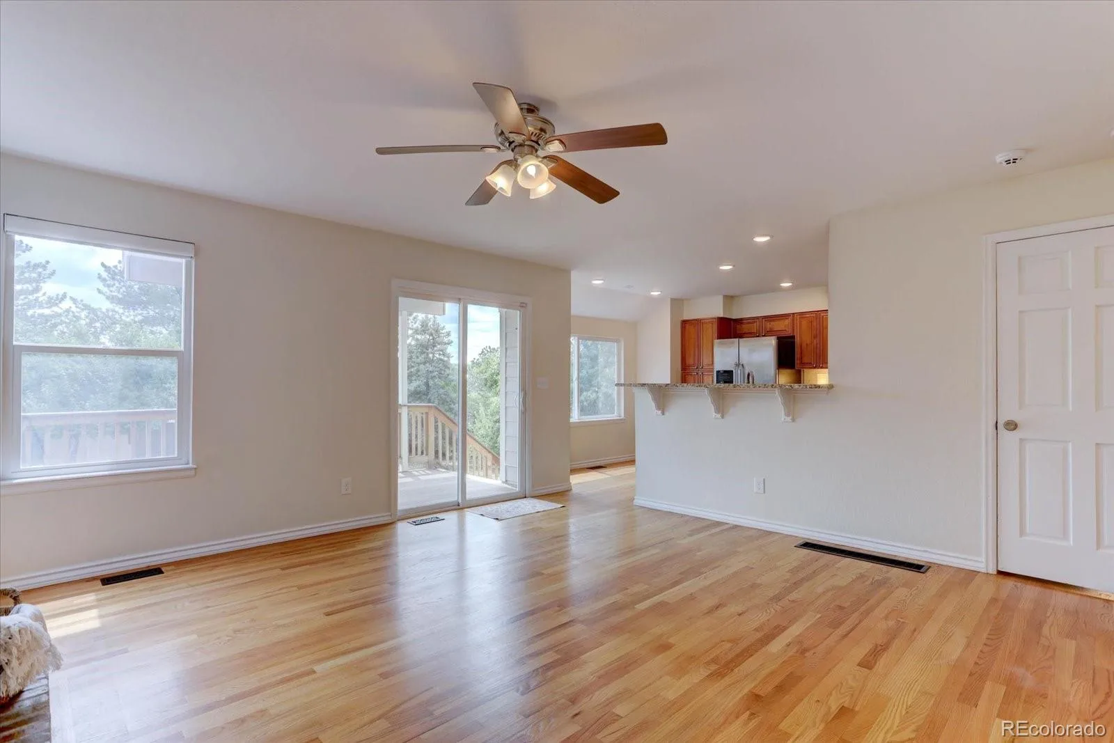 9927 Spring Hill Lane Highlands Ranch CO 80129 | MLS #REC9859488 08192026050002 1600 18
