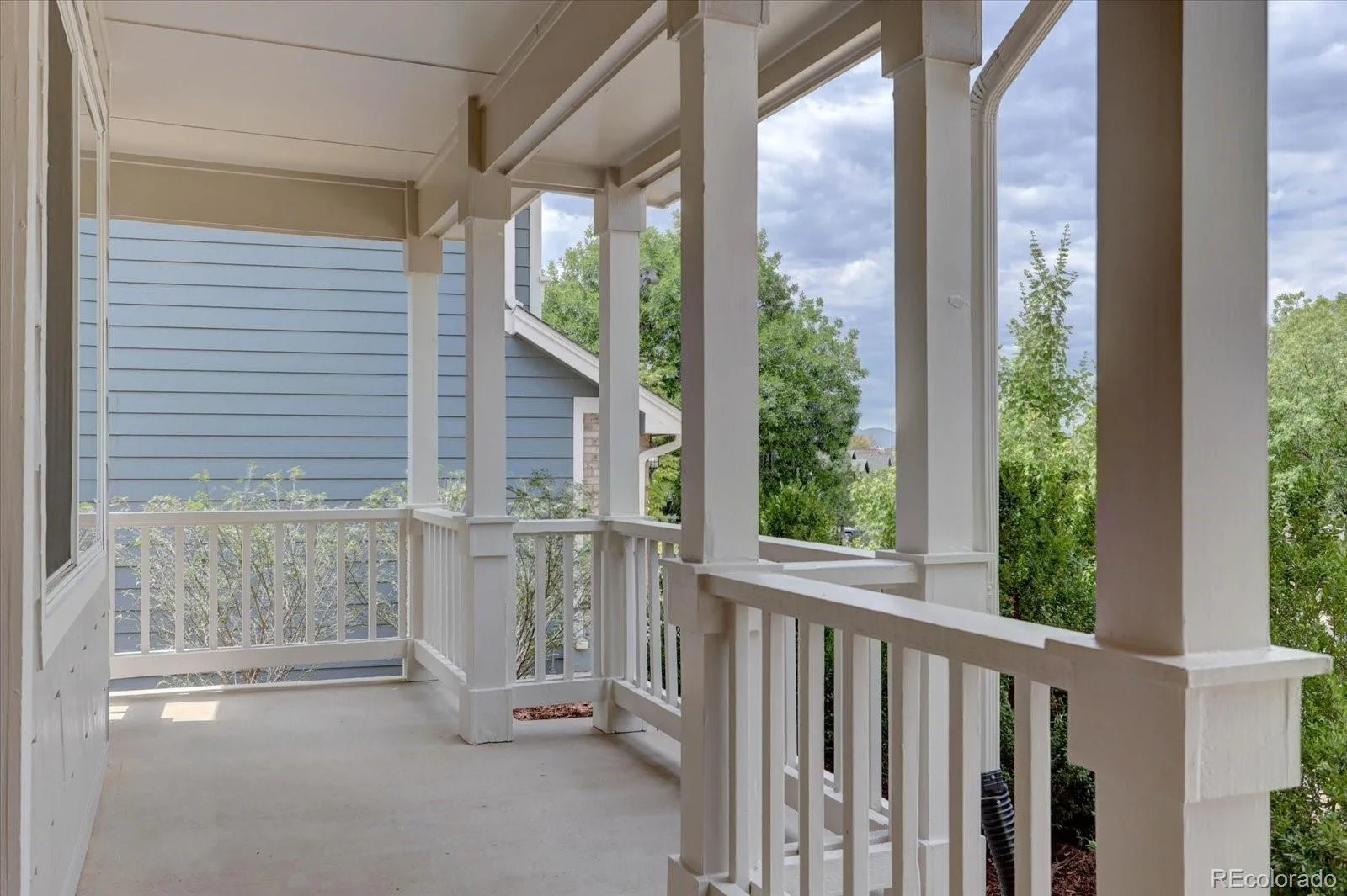 9927 Spring Hill Lane Highlands Ranch CO 80129 | MLS #REC9859488 08192026050002 1600 2