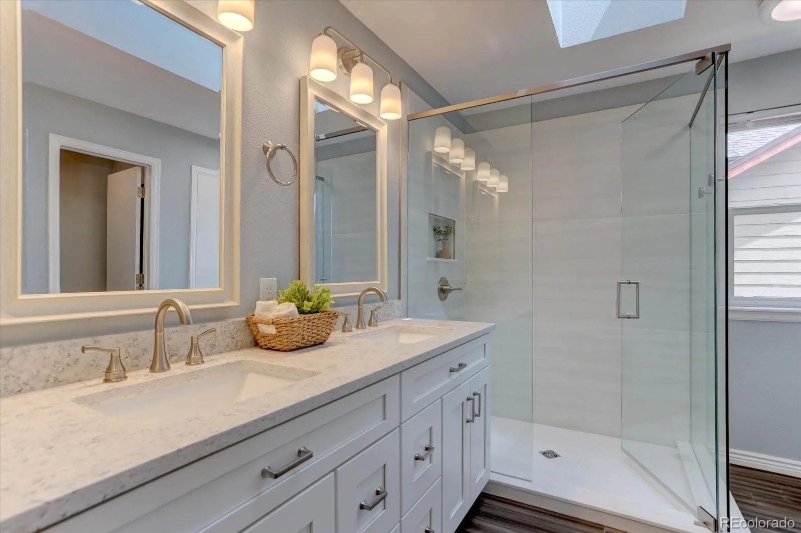 9927 Spring Hill Lane Highlands Ranch CO 80129 | MLS #REC9859488 08192026050002 1600 24