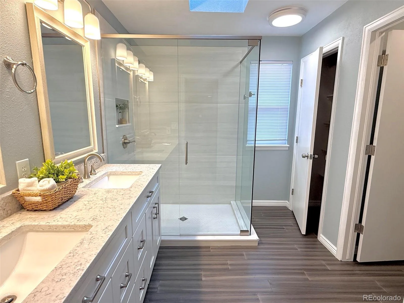 9927 Spring Hill Lane Highlands Ranch CO 80129 | MLS #REC9859488 08192026050002 1600 25