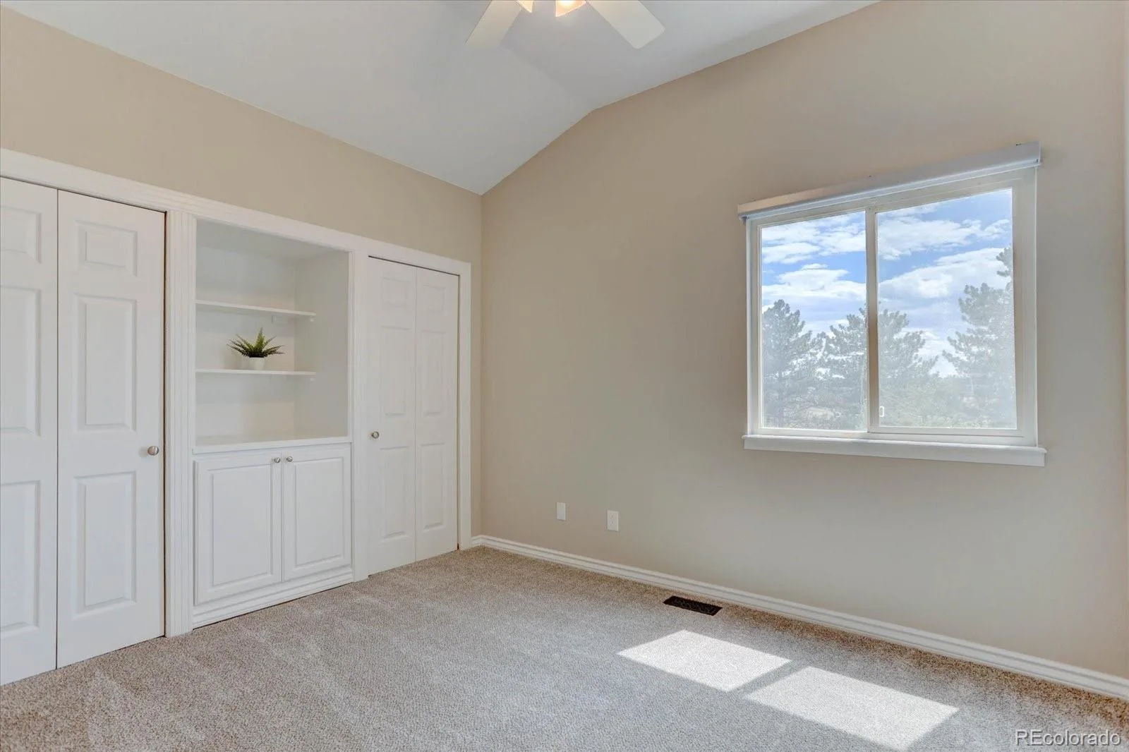 9927 Spring Hill Lane Highlands Ranch CO 80129 | MLS #REC9859488 08192026050002 1600 29