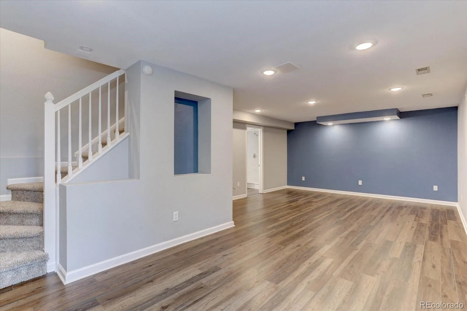 9927 Spring Hill Lane Highlands Ranch CO 80129 | MLS #REC9859488 08192026050002 1600 35
