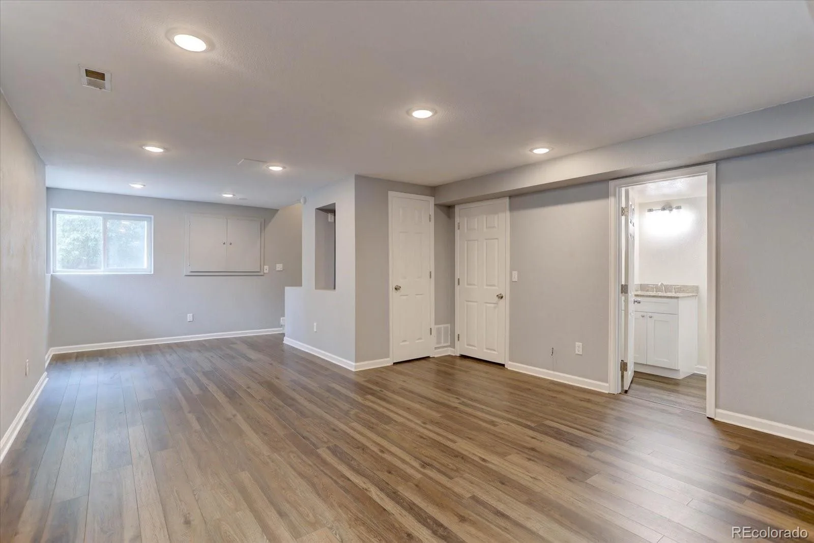 9927 Spring Hill Lane Highlands Ranch CO 80129 | MLS #REC9859488 08192026050002 1600 36