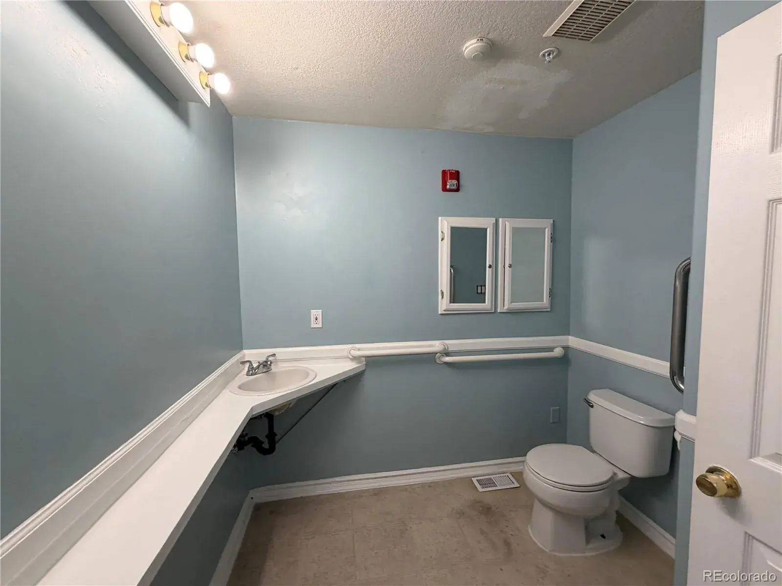 10112025034201 1600 2