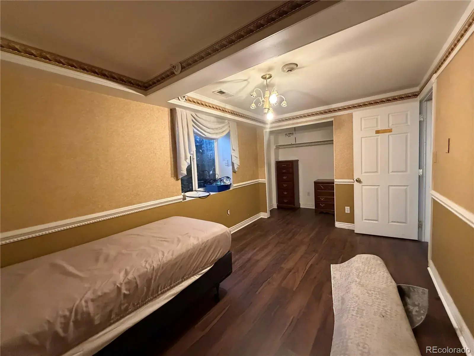 10112025034201 1600 37