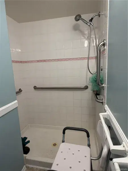 10112025034201 800 28