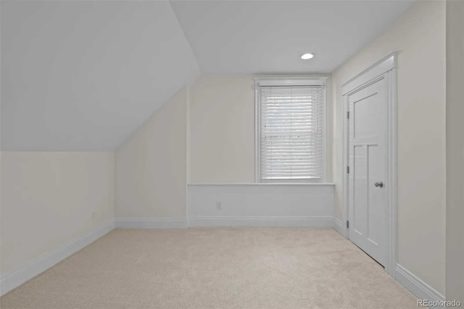 04142026185723 1600 32