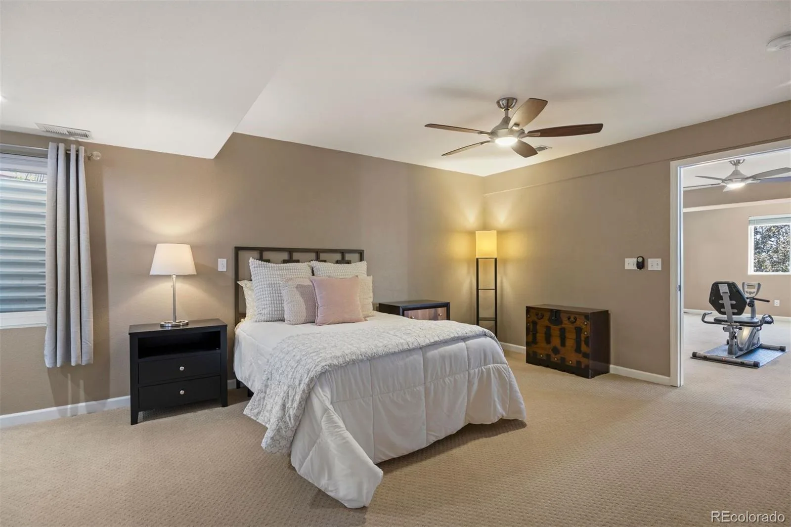 1201 Berganot Trail Castle Pines CO 80108 MLS #REC9866972 07312026154244 1600 19