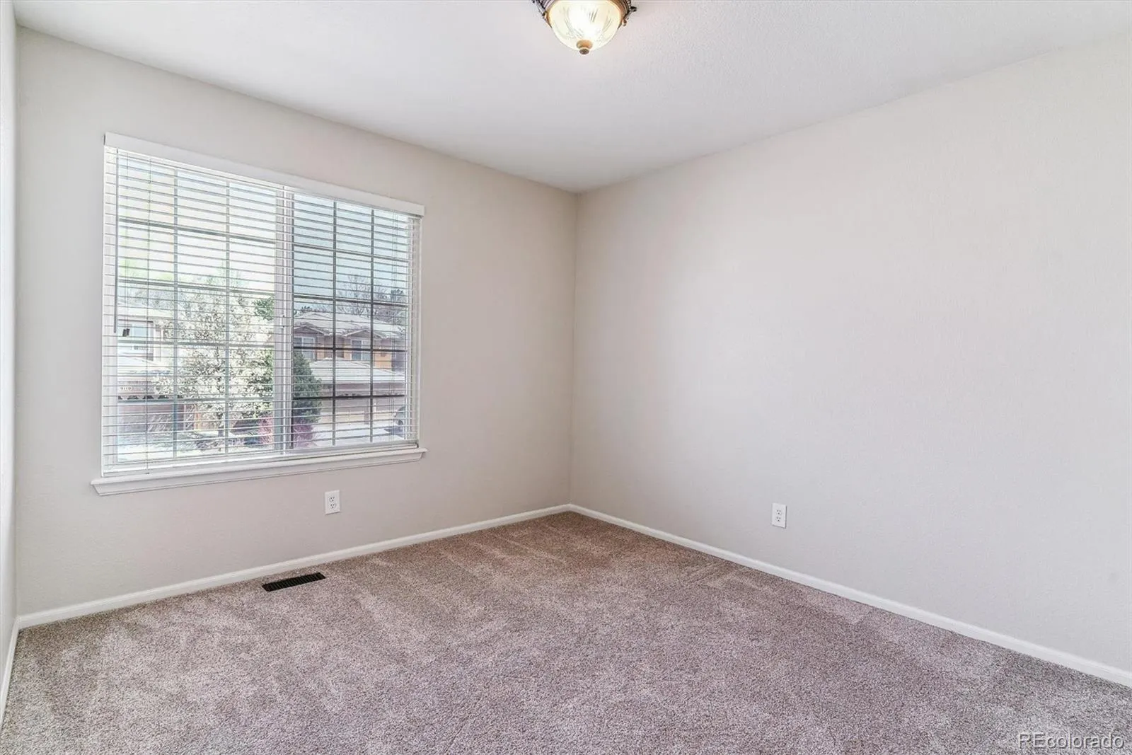 9109 Ironwood Way Highlands Ranch CO 80129 MLS #REC9869972 04292026034736 1600 34