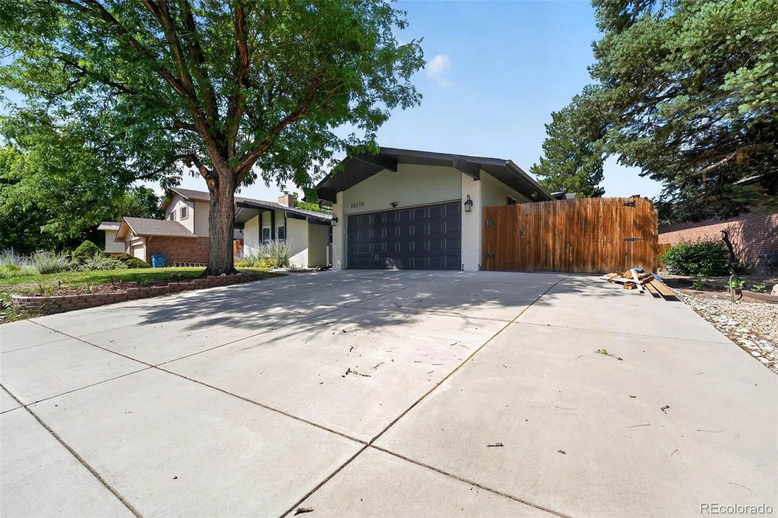 10579 W Warren Drive Denver CO 80227 | MLS #REC9871611 08032026151657 1600 32