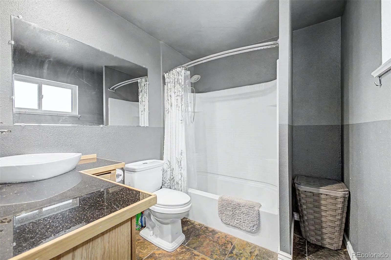 04122026142143 1600 13