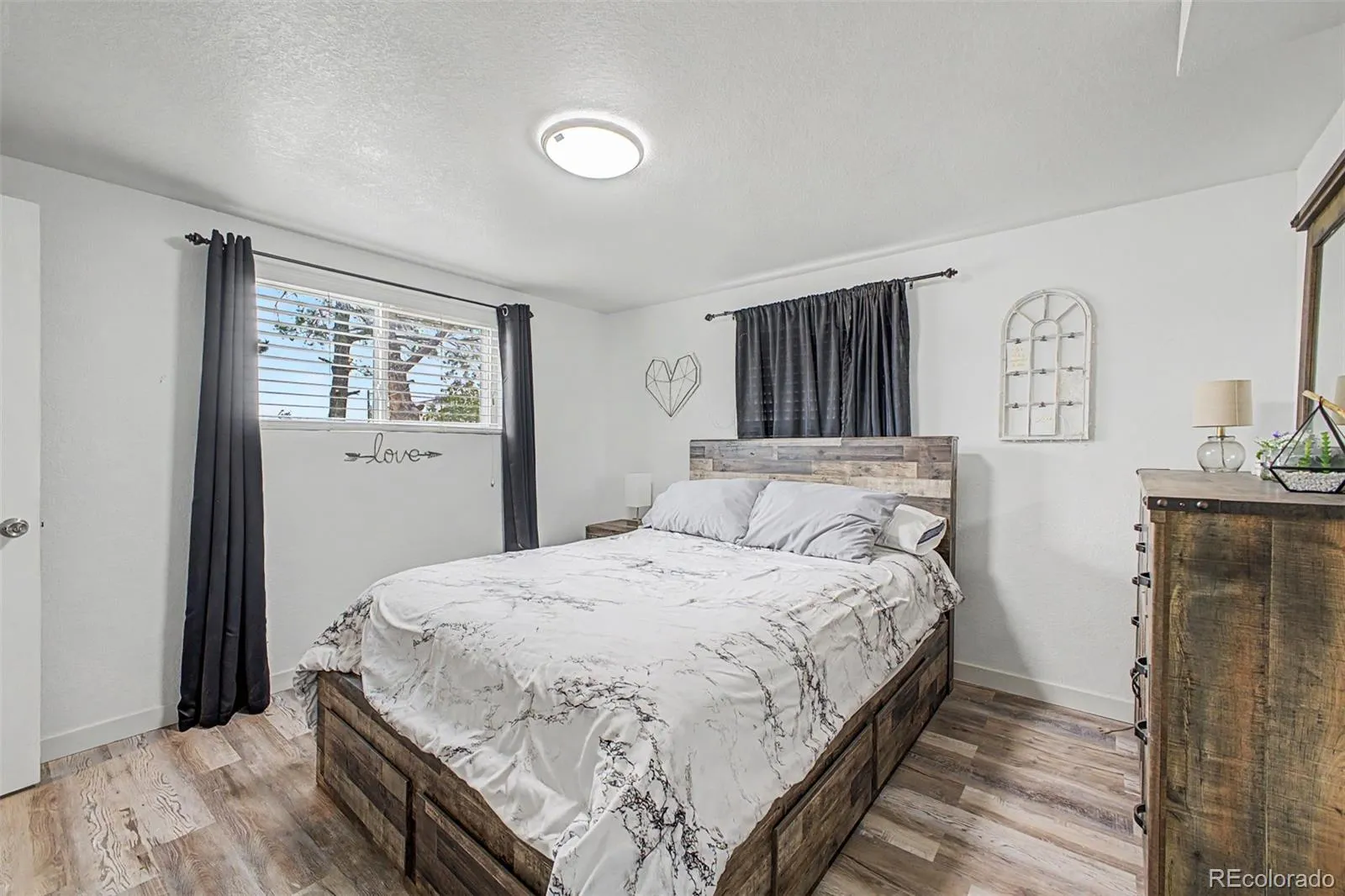 04122026142143 1600 26