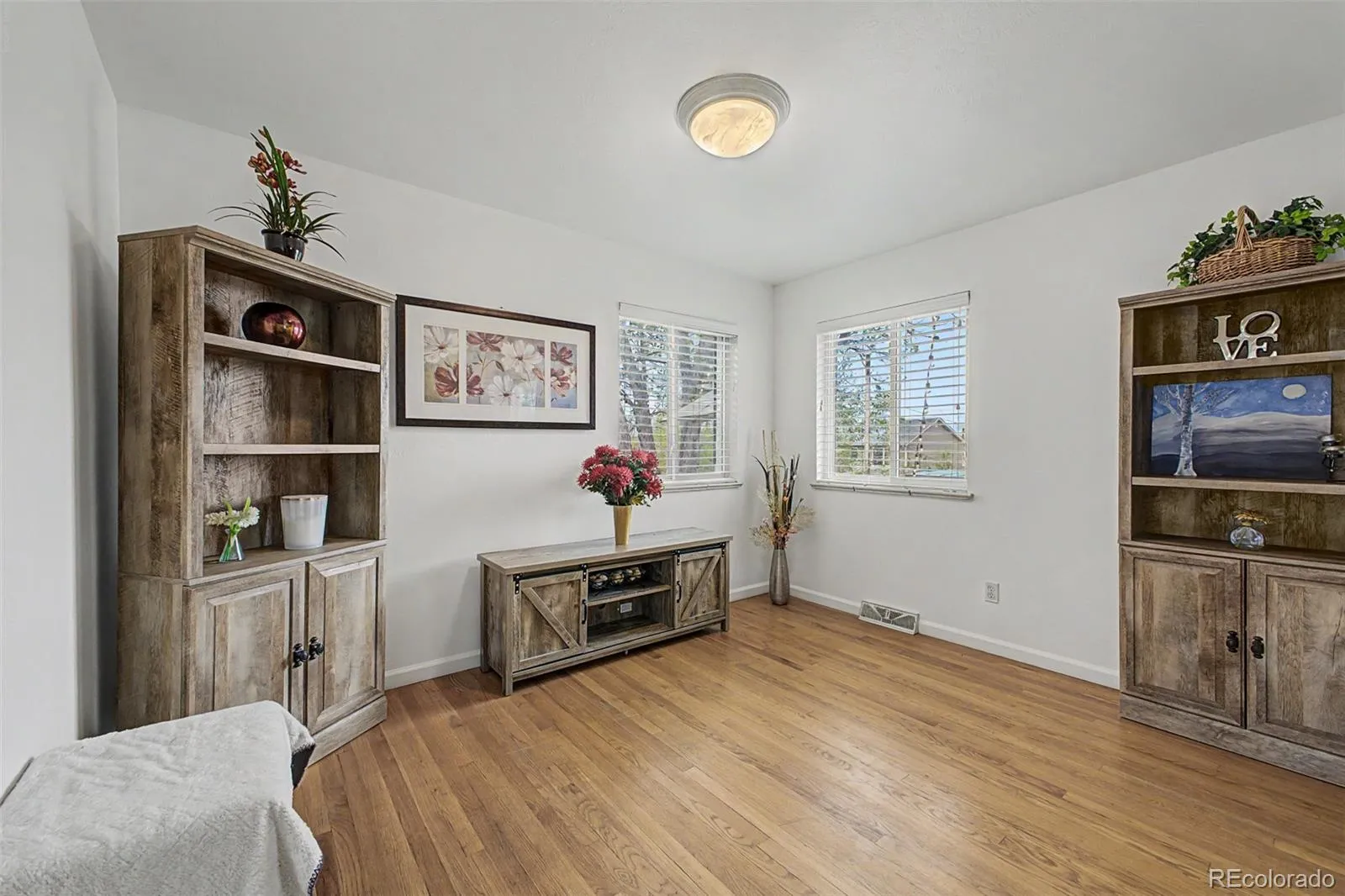 04122026142143 1600 9