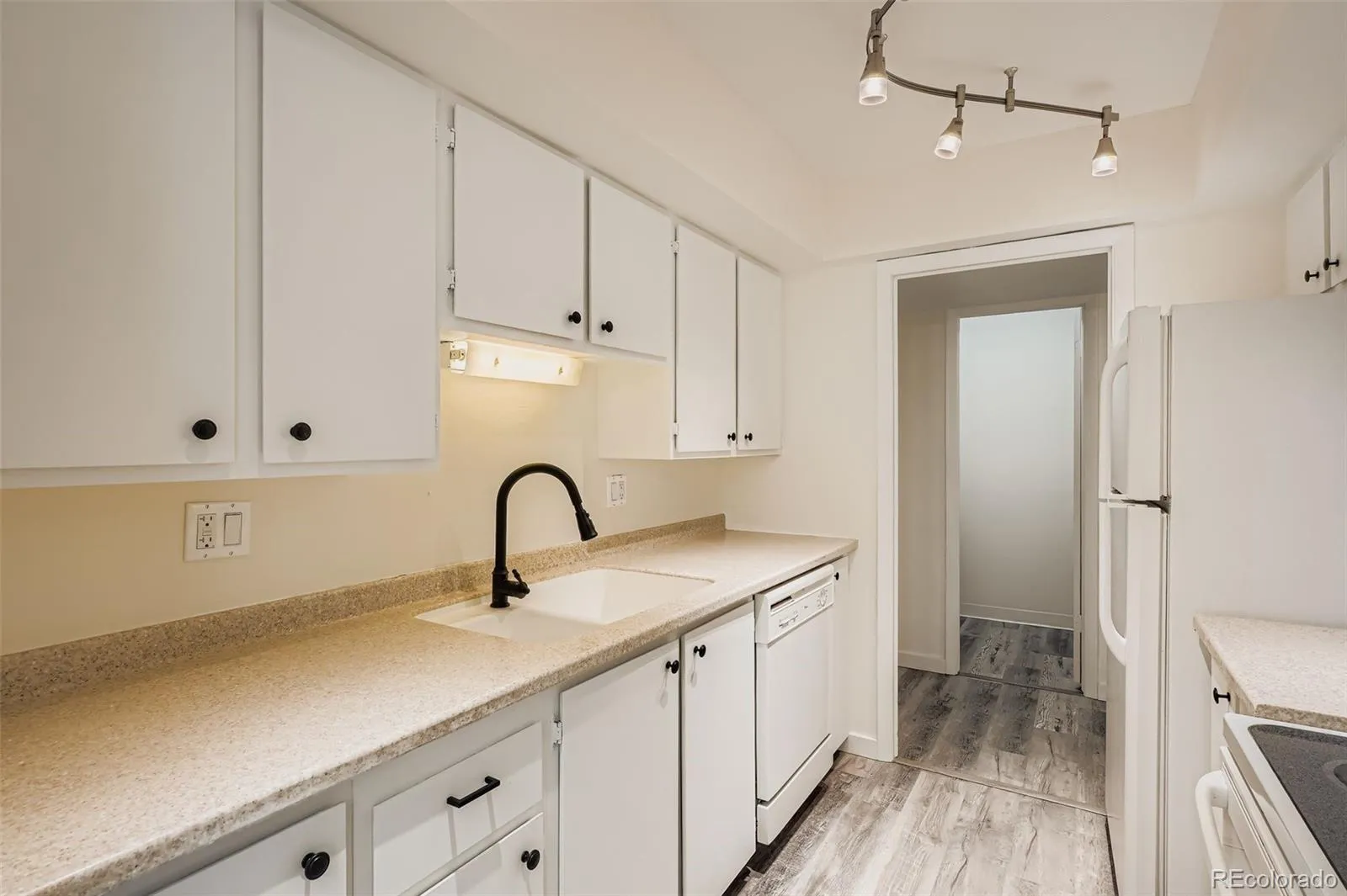 7255 E Quincy Avenue #403 Denver CO 80237 MLS #REC9874227 04102026182656 1600 1
