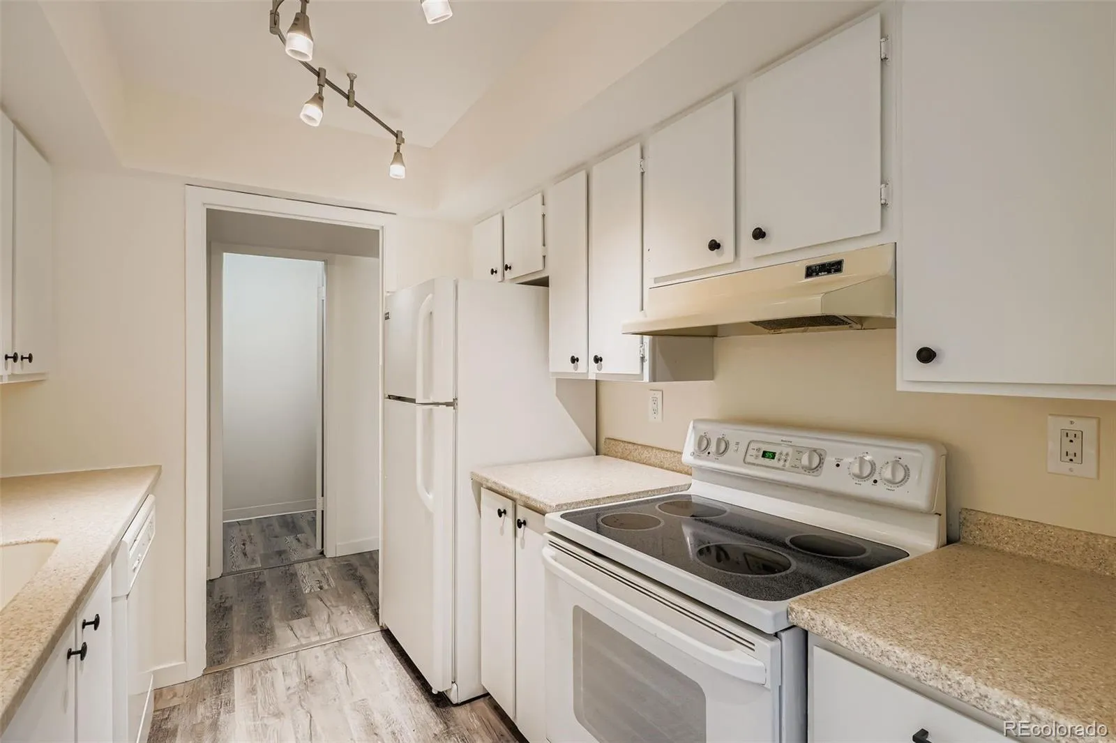 7255 E Quincy Avenue #403 Denver CO 80237 MLS #REC9874227 04102026182656 1600 2