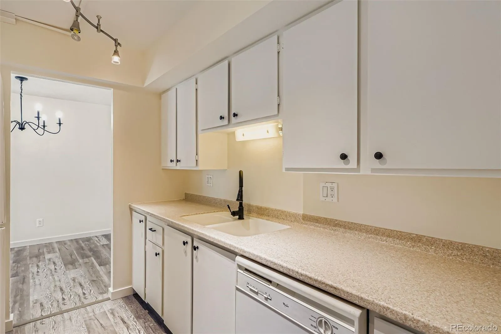 7255 E Quincy Avenue #403 Denver CO 80237 MLS #REC9874227 04102026182656 1600 3